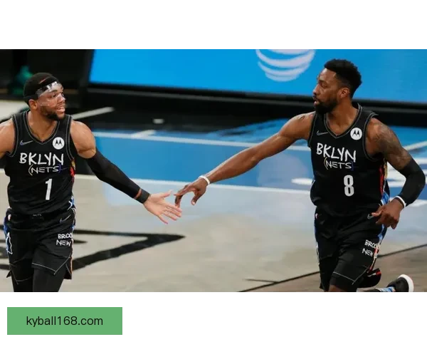 塔图姆向裁判索要技术犯规仍被判罚他逐渐找回比赛手感